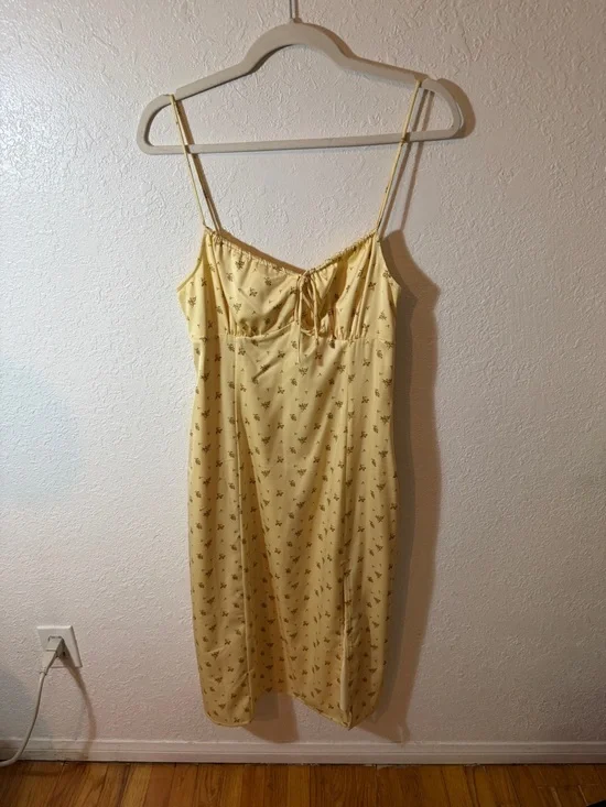 Backyard roses maya satin yellow floral midi dress - Picture 4 of 5